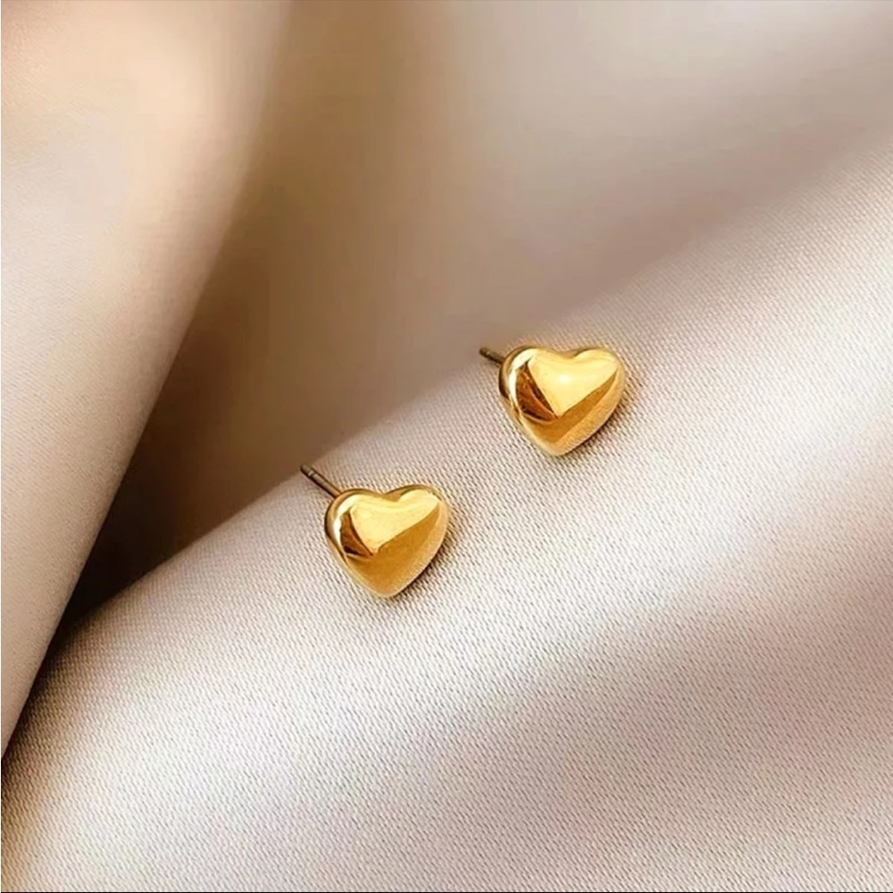 14K Gold Plated Heart Stud Earrings - Picture 5 of 6